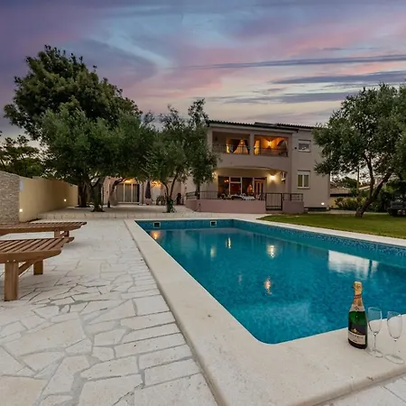 Villa Fresia * Vir