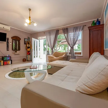 Fresia Villa *